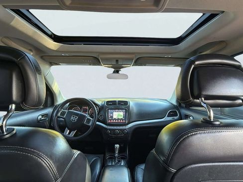 Used 2018 Dodge Journey Crossroad w/ Nav & Sun Group image 9