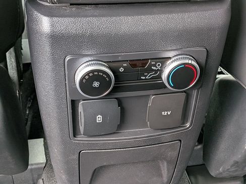 Used 2024 Ford Explorer XLT w/ Equipment Group 202A AWD/4WD image 23