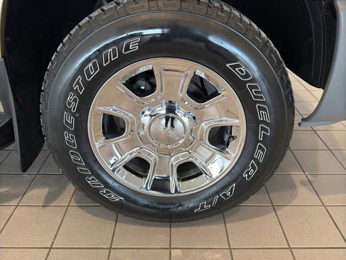 Used 2004 GMC Sierra 1500 4x4 Regular Cab w/ Light Duty Power Package image 9