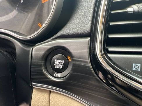 Used 2019 Jeep Grand Cherokee Limited AWD/4WD image 32