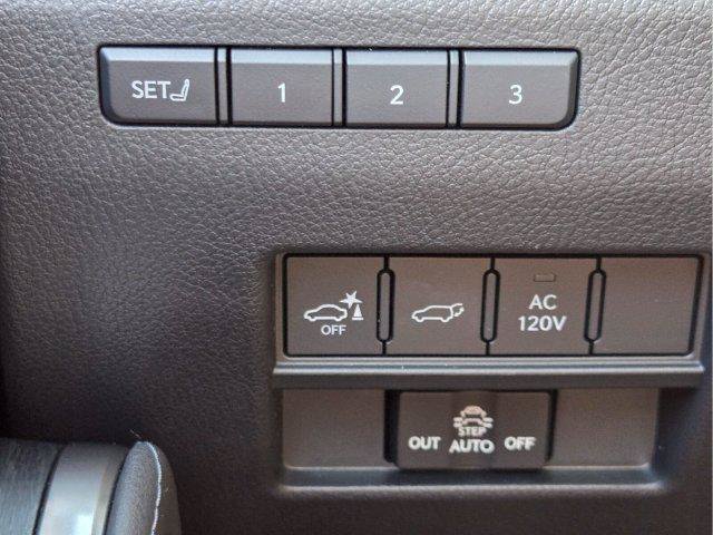 Used 2024 Lexus GX 550 w/ Accessory Package (2T) AWD/4WD image 32