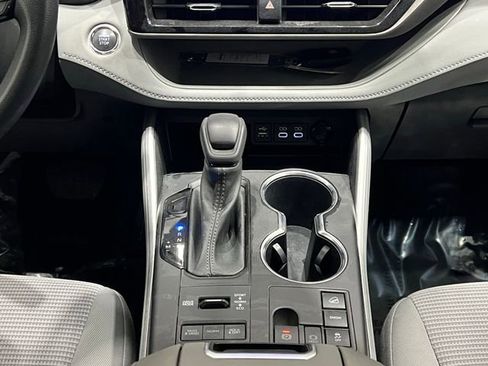 Used 2023 Toyota Highlander L image 31