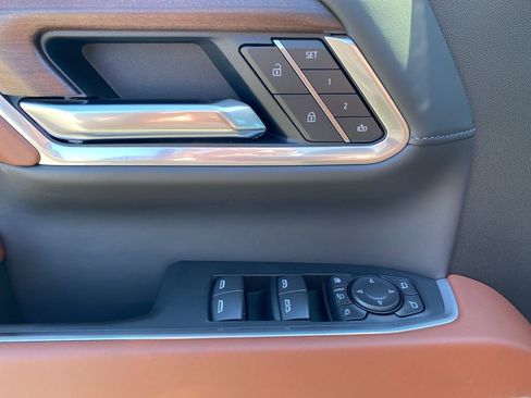 New 2026 GMC Sierra 3500 Denali Ultimate AWD/4WD image 9