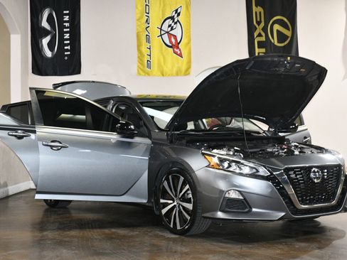 Used 2020 Nissan Altima 2.5 SR w/ Premium Package FWD image 89