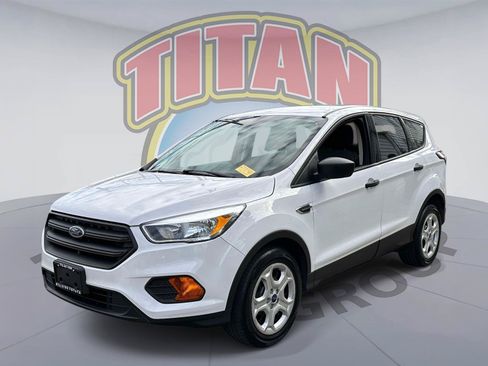 Used 2017 Ford Escape S FWD image 1
