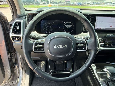 Used 2023 Kia Sorento SX FWD image 11