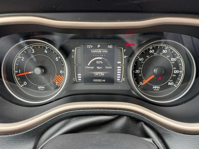 Used 2015 Jeep Cherokee Latitude AWD/4WD image 23