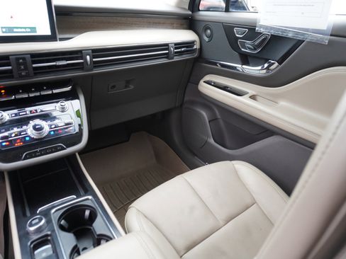 Used 2020 Lincoln Corsair Reserve w/ Equipment Group 201A image 18