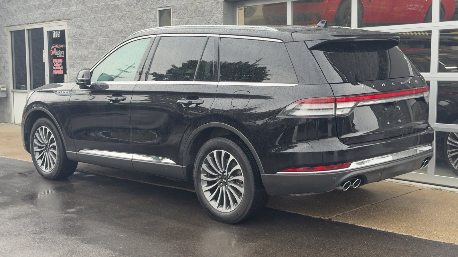 Used 2023 Lincoln Aviator Reserve w/ Elements Package Plus AWD/4WD image 4