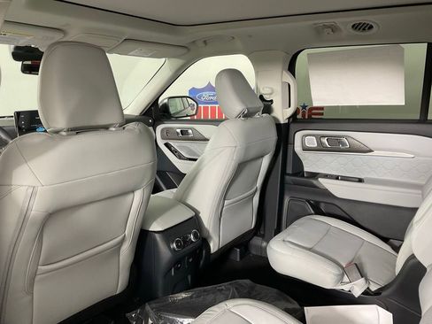 New 2026 Ford Explorer Platinum w/ LUX Leather Package AWD/4WD image 15