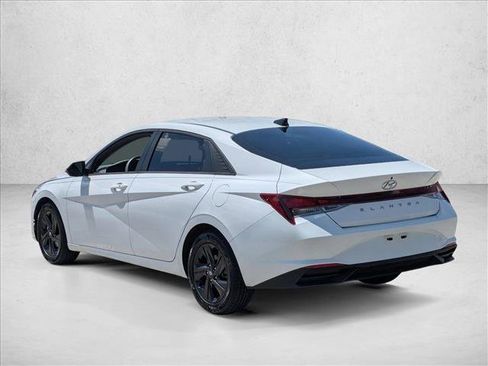 Used 2021 Hyundai Elantra SEL FWD image 8