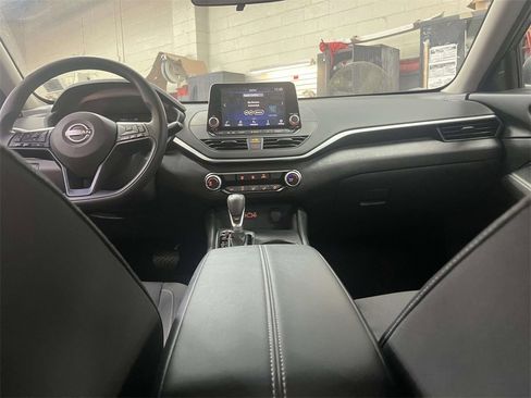 Used 2025 Nissan Altima 2.5 S image 14