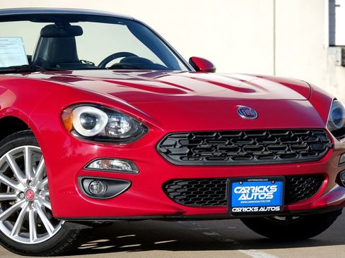 Used 2018 FIAT 124 Spider Lusso w/ Navigation & Sound Group image 14