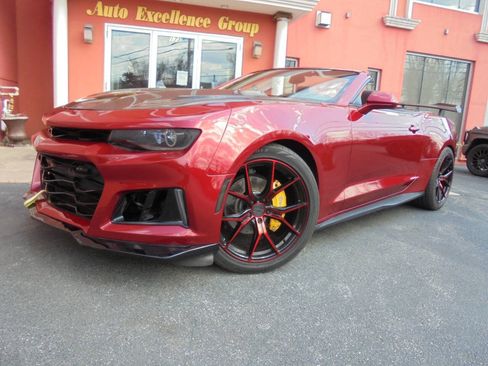 Used 2017 Chevrolet Camaro LT RWD image 20