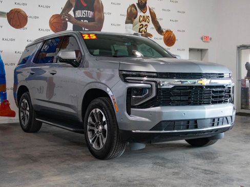 Used 2025 Chevrolet Tahoe LS image 19