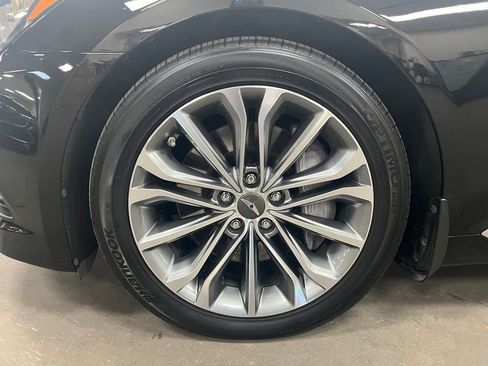 Used 2015 Hyundai Genesis 3.8 w/ Option Group 03 image 17
