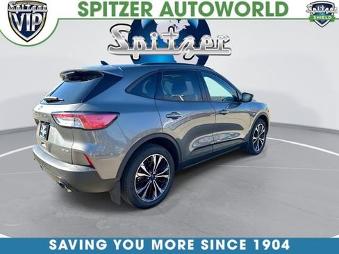 Used 2022 Ford Escape SE w/ SE Sport Appearance Package image 9