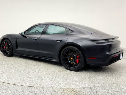 Used 2022 Porsche Taycan GTS image 7