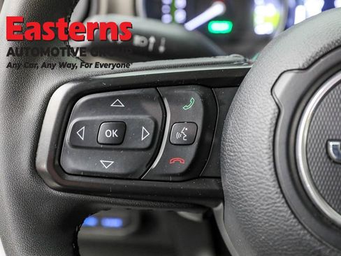 Used 2023 Jeep Wrangler Unlimited w/ Dual Top Group image 15