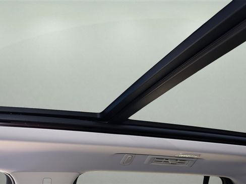 Used 2021 GMC Yukon Denali w/ Denali Ultimate Package image 26