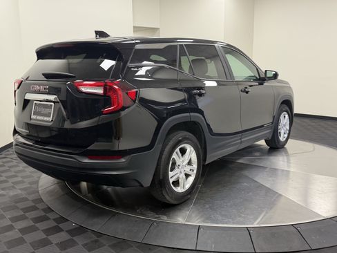 Used 2024 GMC Terrain SLE FWD image 7