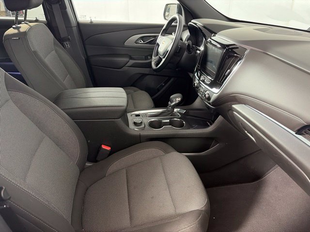 Used 2023 Chevrolet Traverse LT FWD image 11