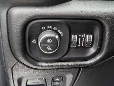 Used 2022 RAM 1500 Laramie AWD/4WD image 23