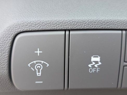 New 2025 Hyundai Elantra Sport image 16