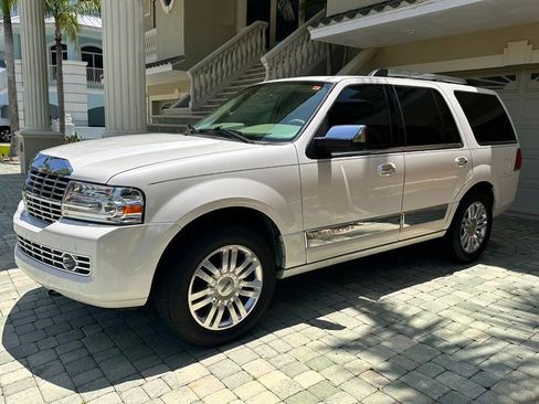 Used 2014 Lincoln Navigator 2WD image 28