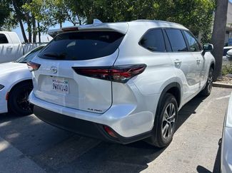 Used 2026 Toyota Highlander XLE AWD/4WD video 3