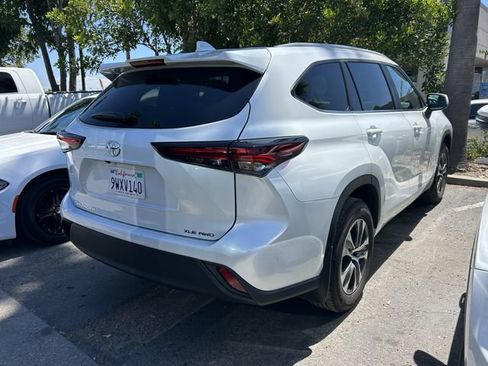 Used 2026 Toyota Highlander XLE AWD/4WD image 3