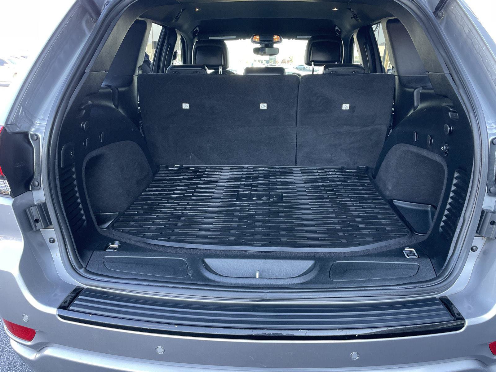 Used 2018 Jeep Grand Cherokee Altitude AWD/4WD image 8