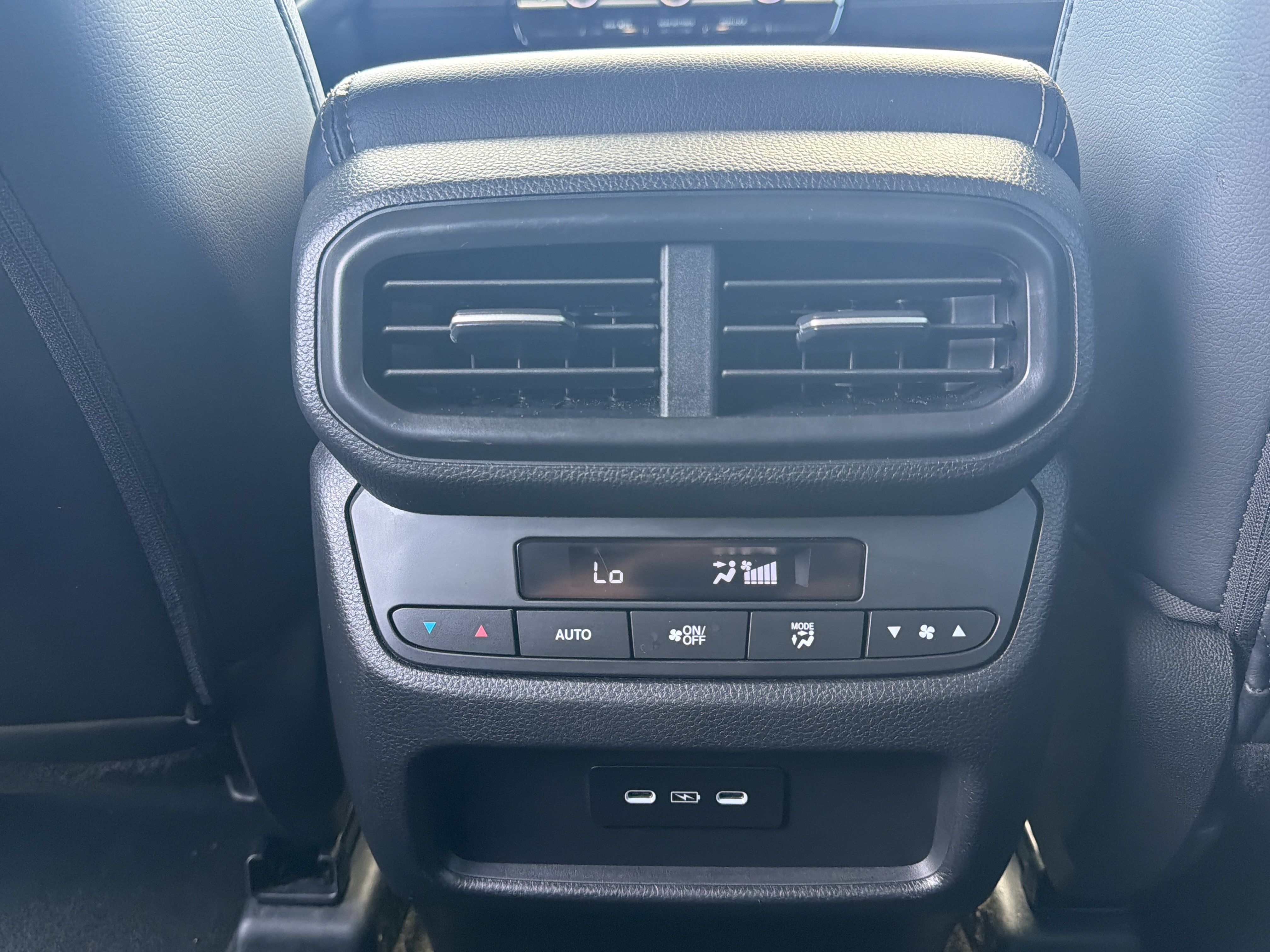Used 2025 Honda Pilot EX-L image 28