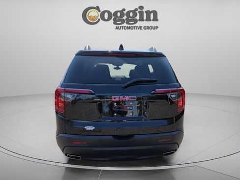 Certified 2023 GMC Acadia SLE w/ Driver Convenience Package FWD image 4