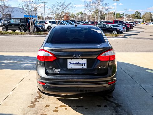 Used 2018 Ford Fiesta SE image 10