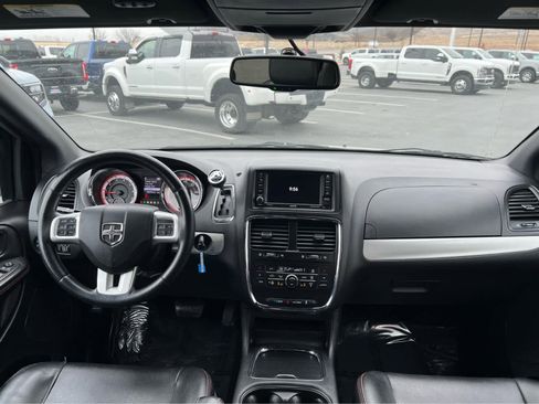 Used 2017 Dodge Grand Caravan GT image 24