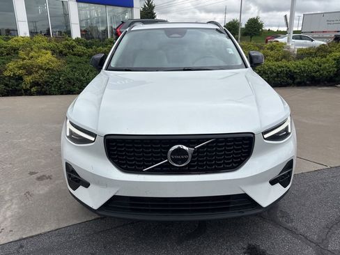 Certified 2026 Volvo XC40 B5 Plus AWD/4WD image 4