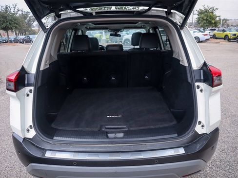 Used 2022 Nissan Rogue SV w/ SV Premium Package image 29