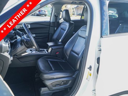 Used 2020 Ford Explorer XLT w/ Equipment Group 202A image 7