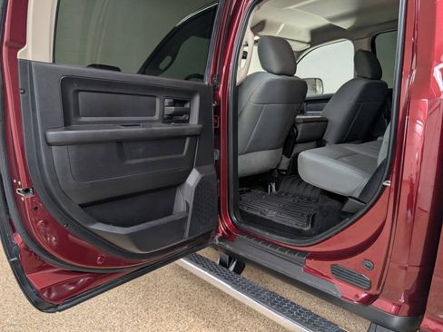 Used 2016 RAM 2500 ST w/ SXT Appearance Group AWD/4WD image 12