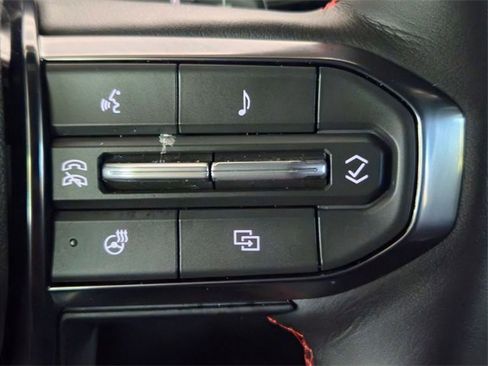 Used 2026 GMC Yukon AT4 Ultimate w/ LPO, Illumination Package image 14