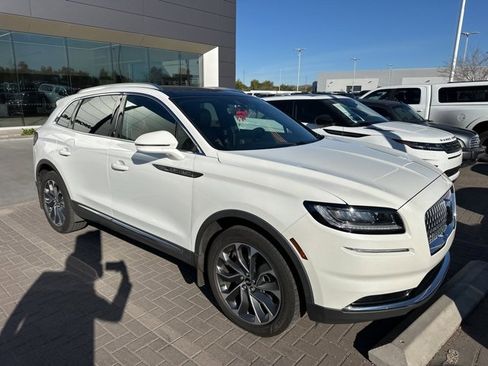 Used 2022 Lincoln Nautilus Reserve image 4