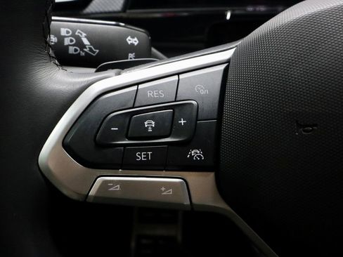 Used 2025 Volkswagen Atlas Cross Sport SEL R-Line image 27