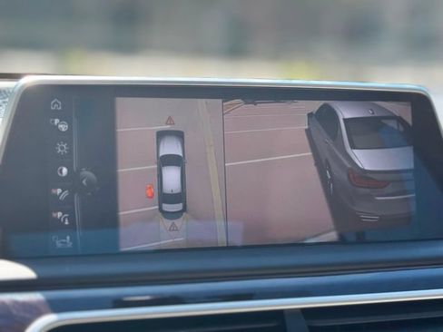 Used 2017 BMW 750i RWD image 48