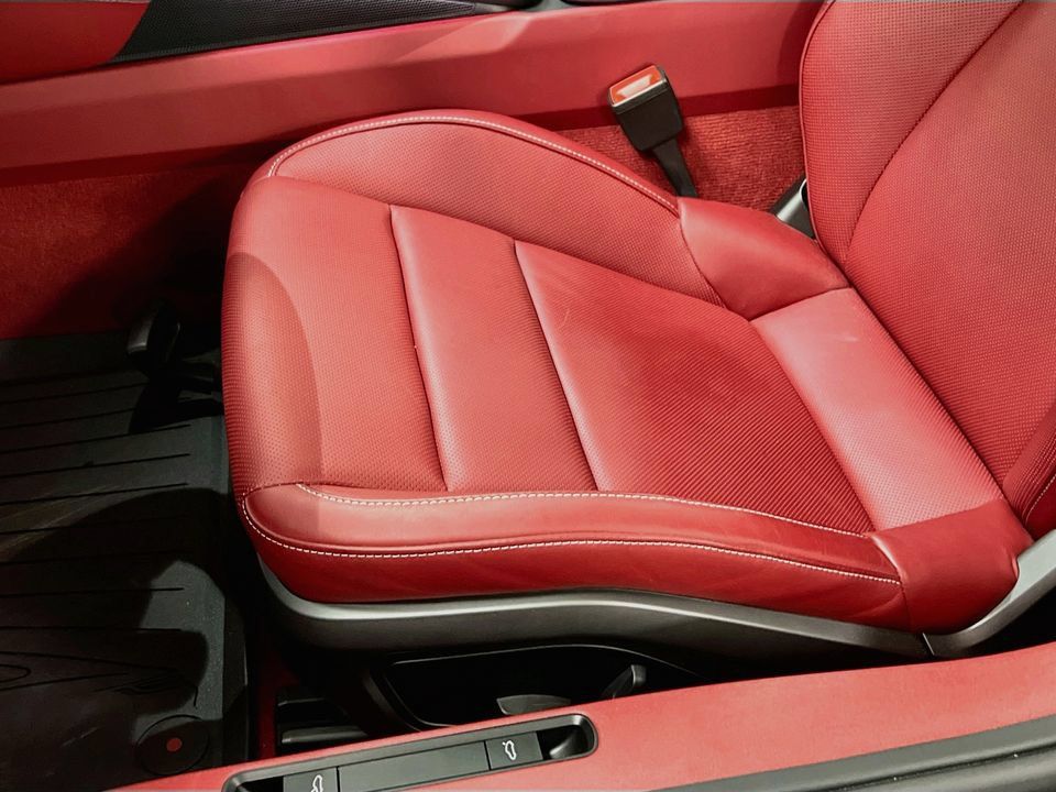 Certified 2024 Porsche 911 Targa 4 AWD/4WD image 21