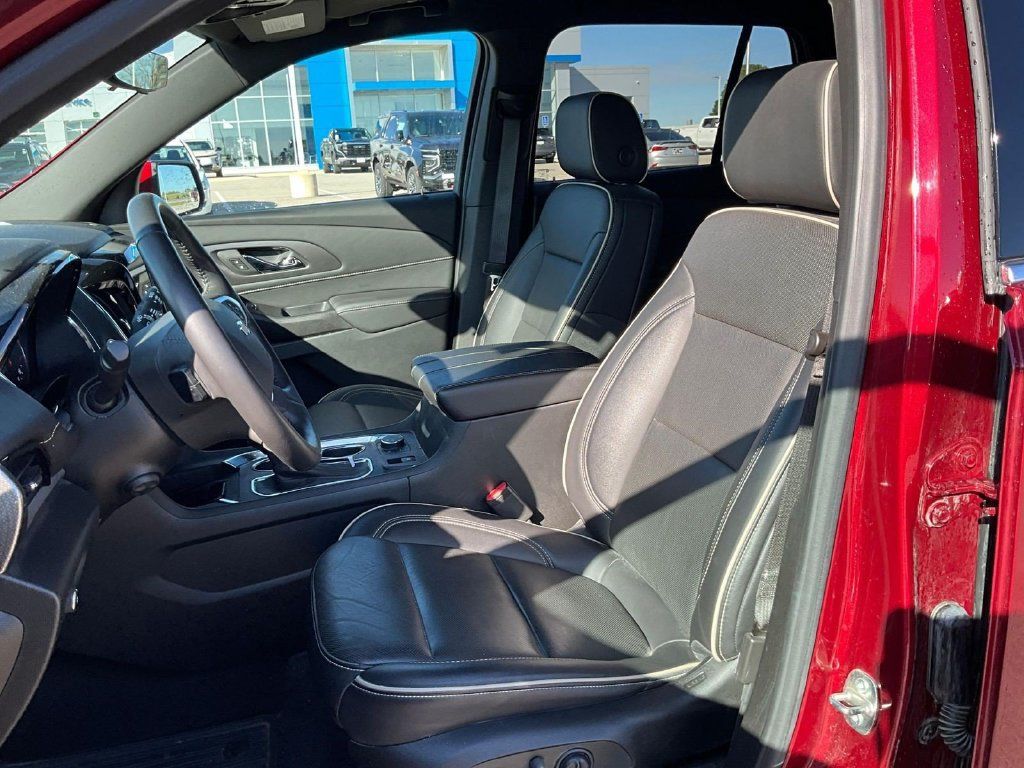 Used 2022 Chevrolet Traverse Premier AWD/4WD image 10