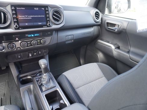 Used 2023 Toyota Tacoma TRD Off-Road AWD/4WD image 15