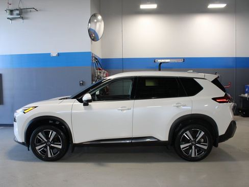 Used 2023 Nissan Rogue SL image 16