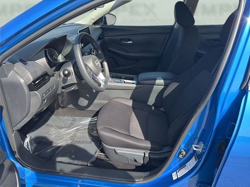 Used 2025 Nissan Sentra SV image 9