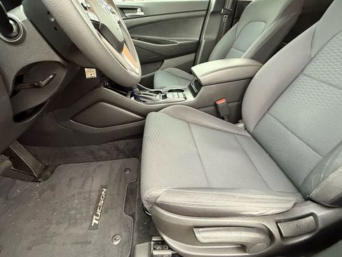 Used 2019 Hyundai Tucson SE w/ Cargo Package image 12